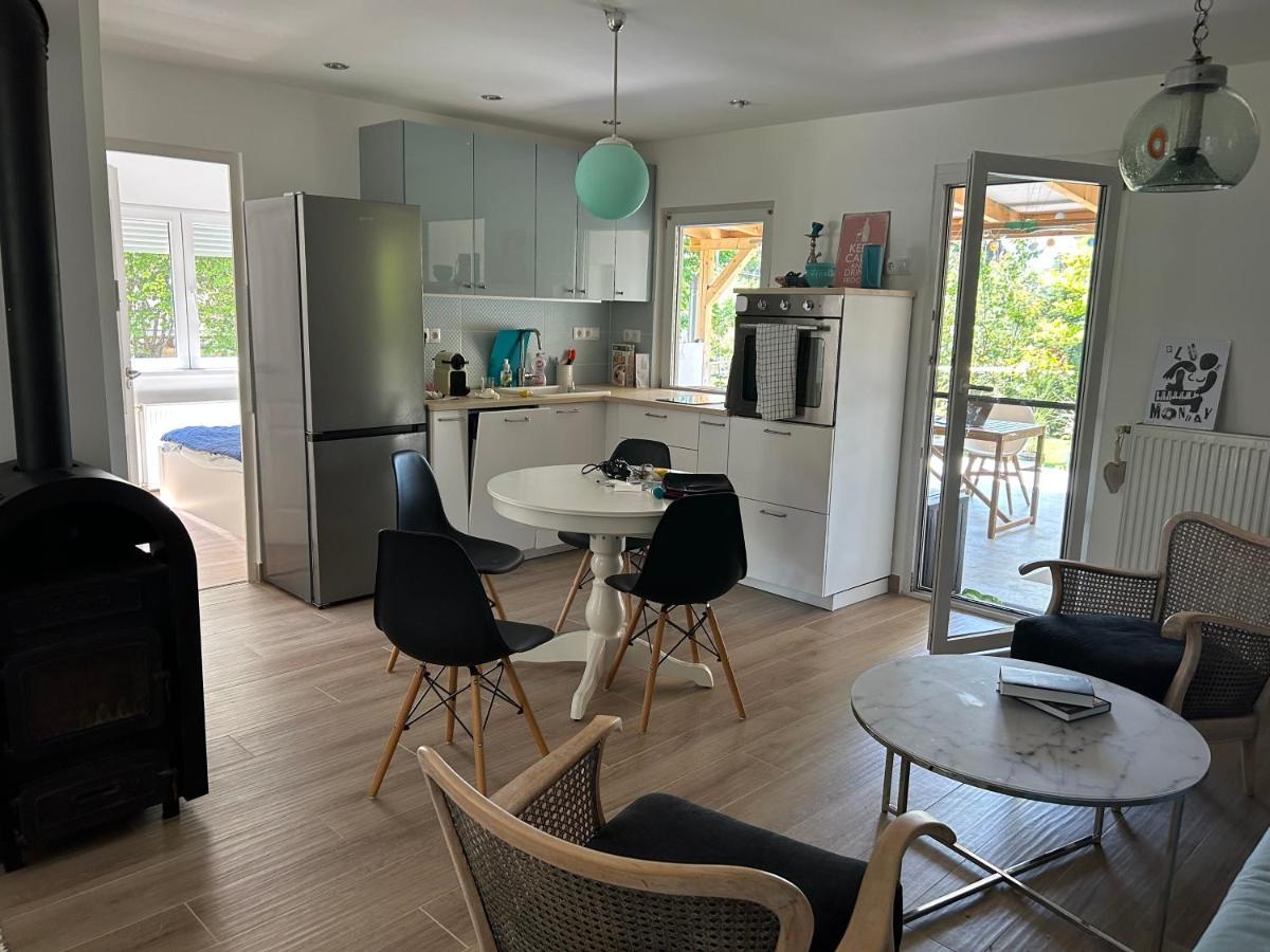 Kisvirag Vendeghaz Villa Balatonvilágos Buitenkant foto